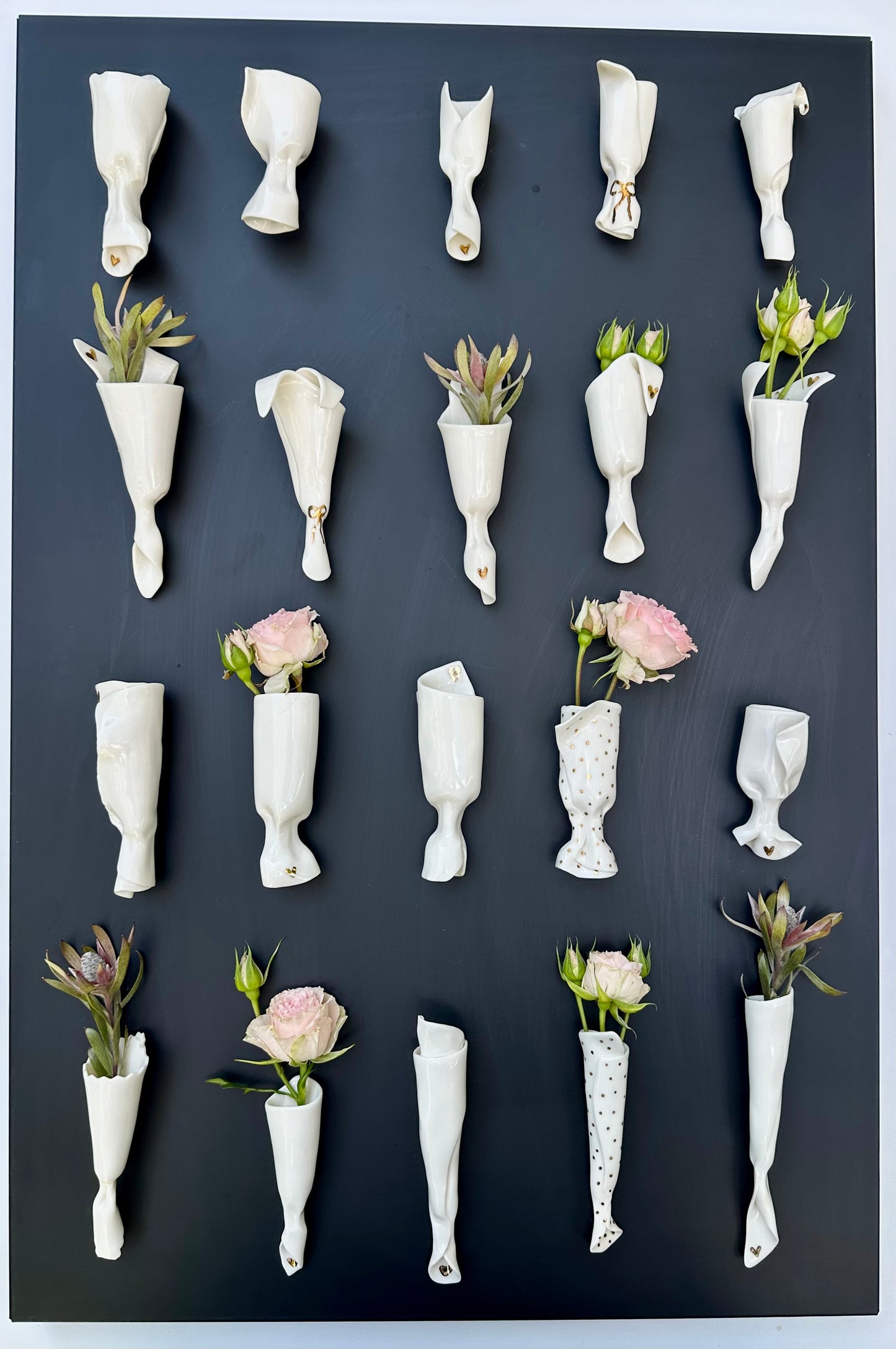 Bouquet Vase Magnets - Golden Heart