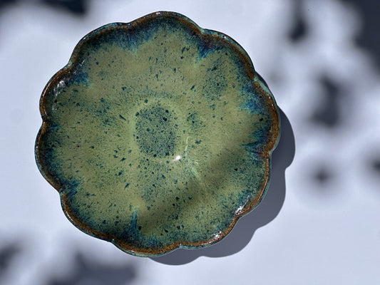 Flower bowl with Little Legs, Large