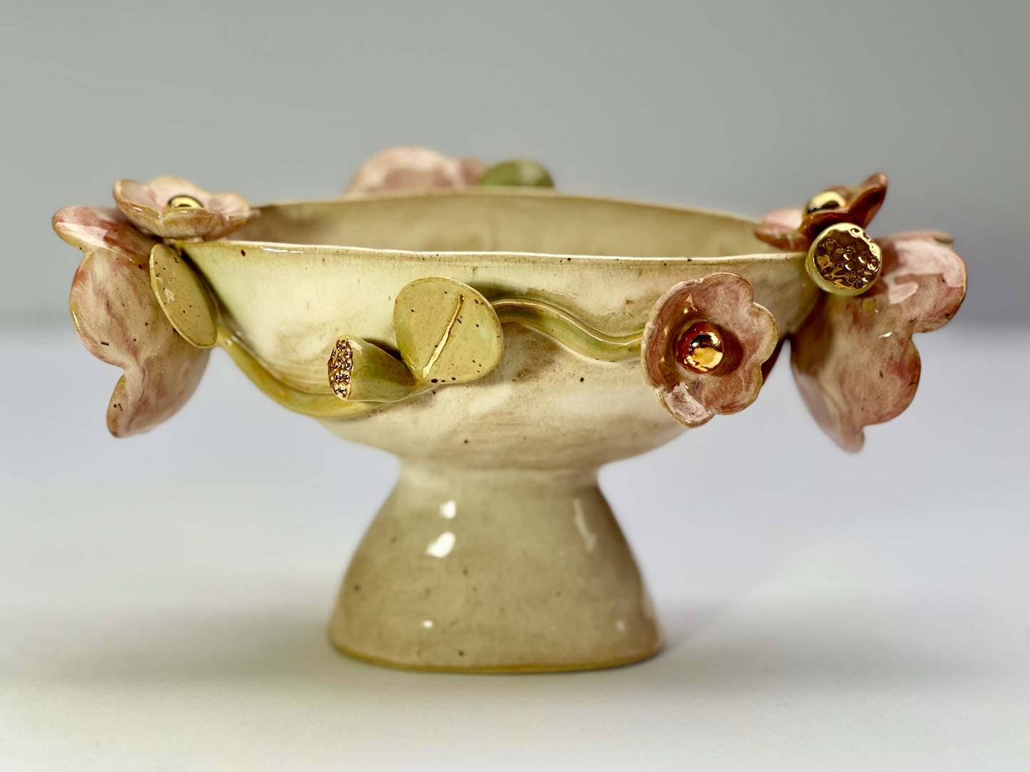 Diana - Blossom Trophy with Gold Lustered Blooms, Vine & Leaves